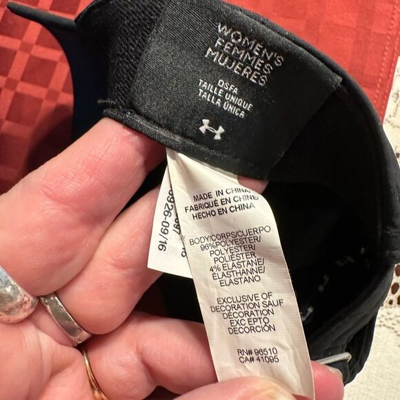 Under Armour Women’s Black ball cap hat Baseball Hat - Picture 5 of 6